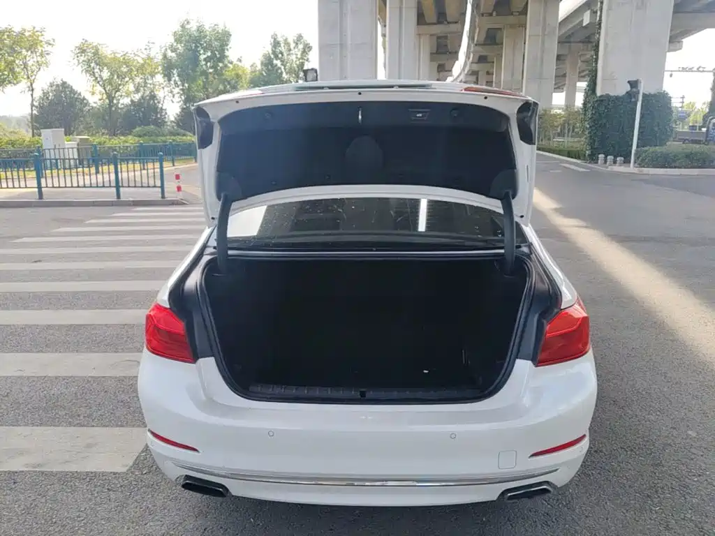BMW 5 Series New Energy — фото 19