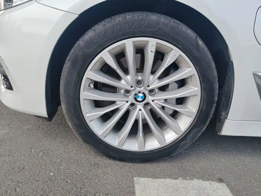 BMW 5 Series New Energy — фото 23