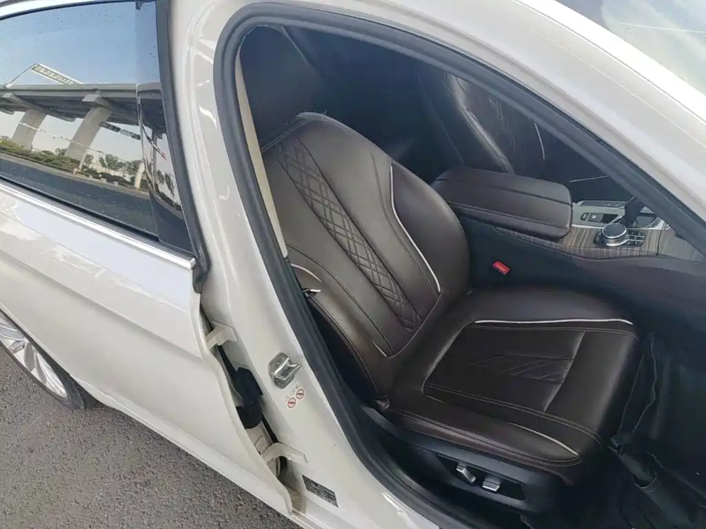BMW 5 Series New Energy — фото 25
