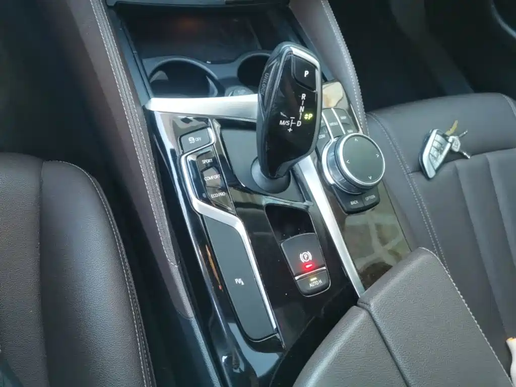 BMW 5 Series — фото 14