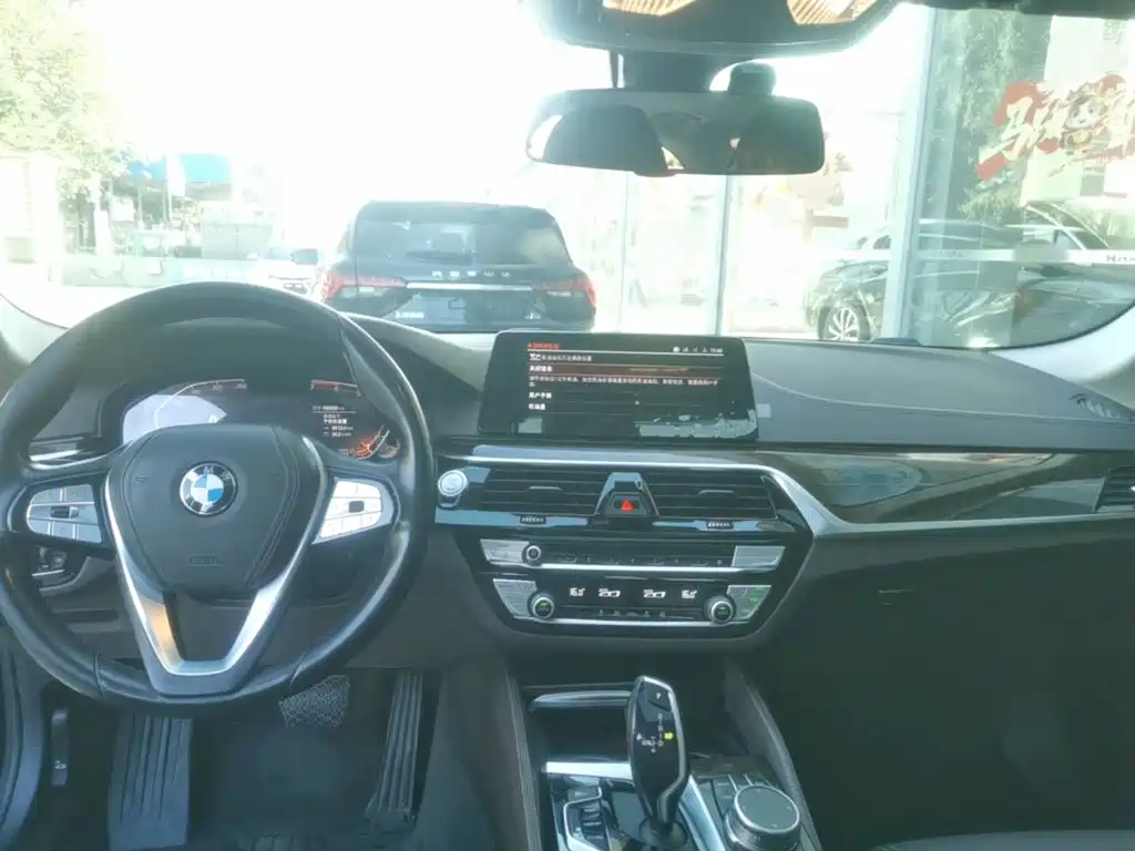 BMW 5 Series — фото 10