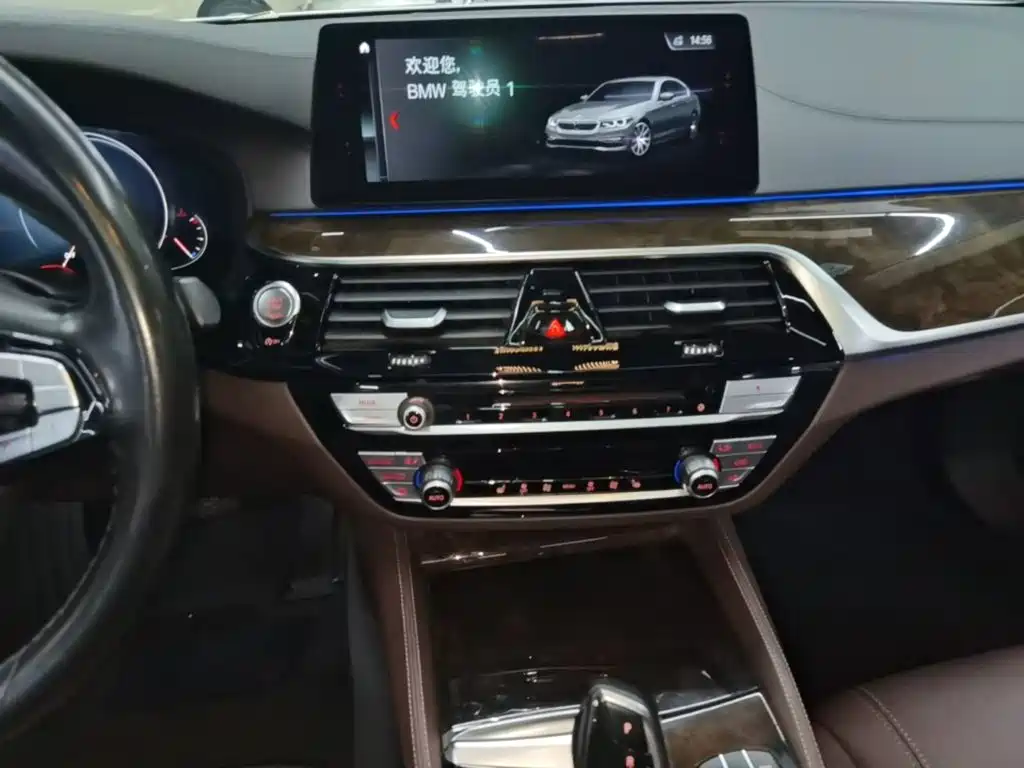 BMW 5 Series — фото 13