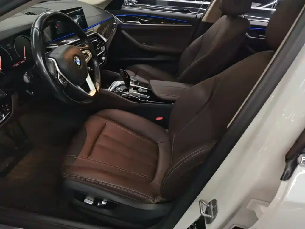 BMW 5 Series — фото 15