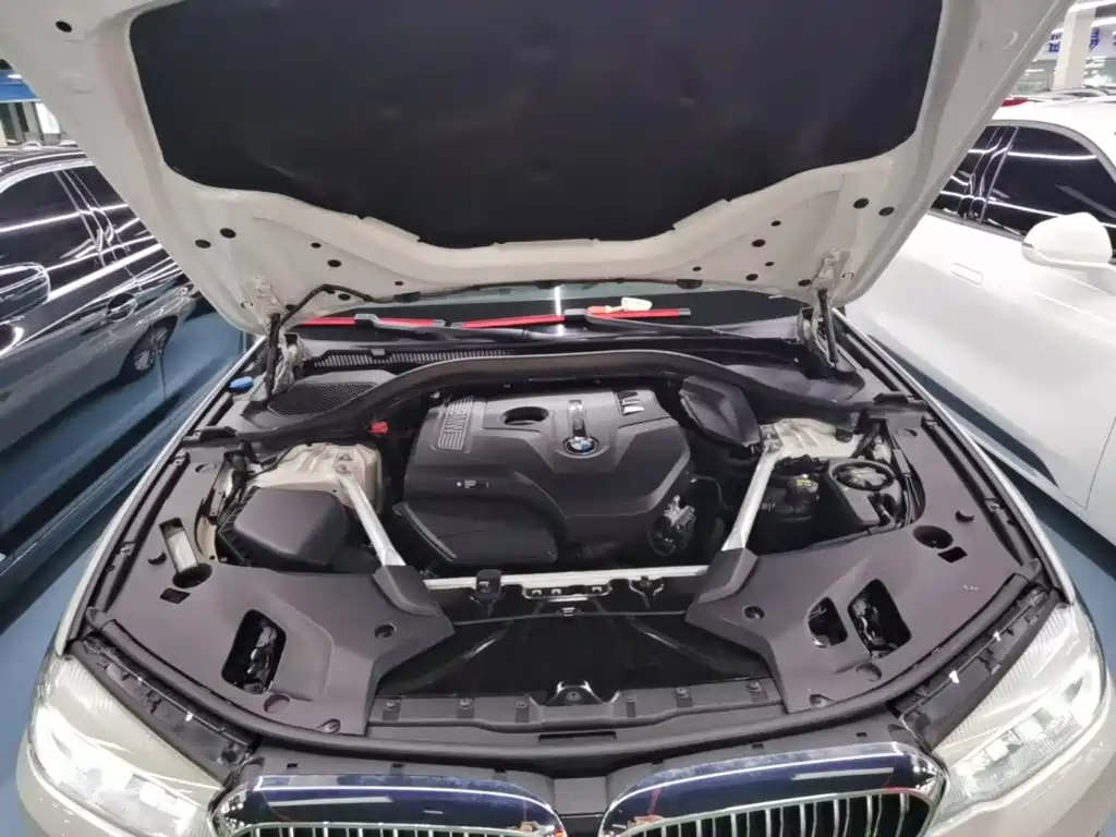 BMW 5 Series — фото 20
