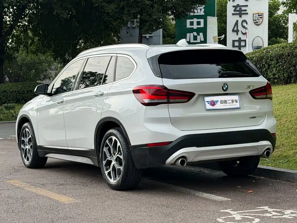 BMW X1 — фото 5