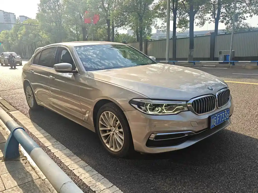 BMW 5 Series — фото 2