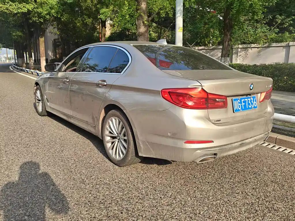 BMW 5 Series — фото 6