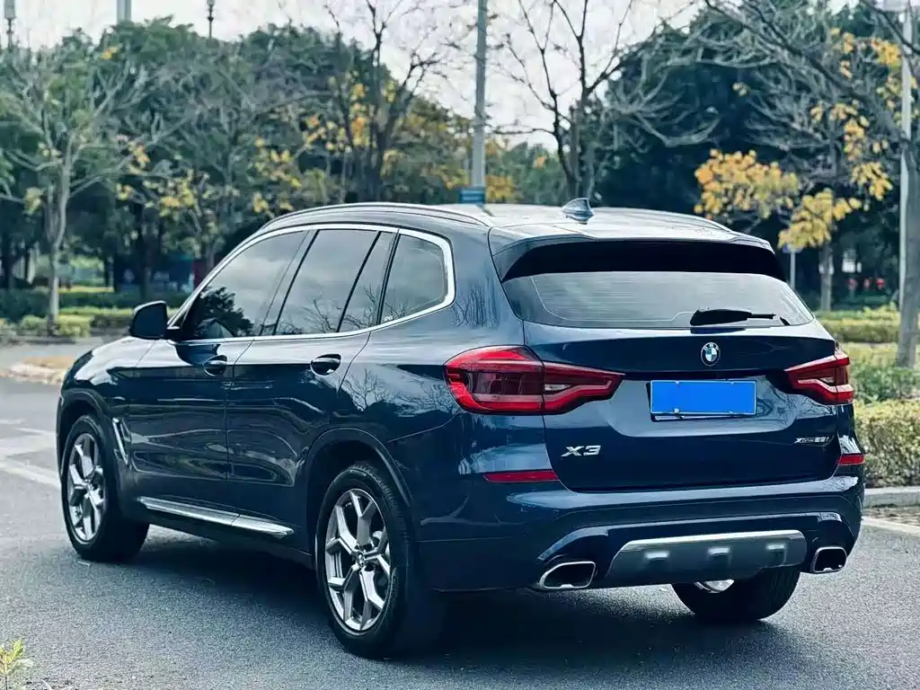 BMW X3 — фото 8