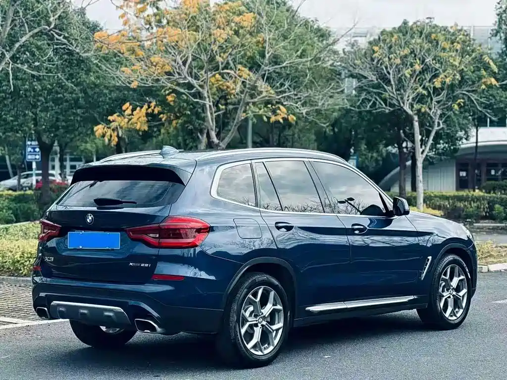 BMW X3 — фото 9