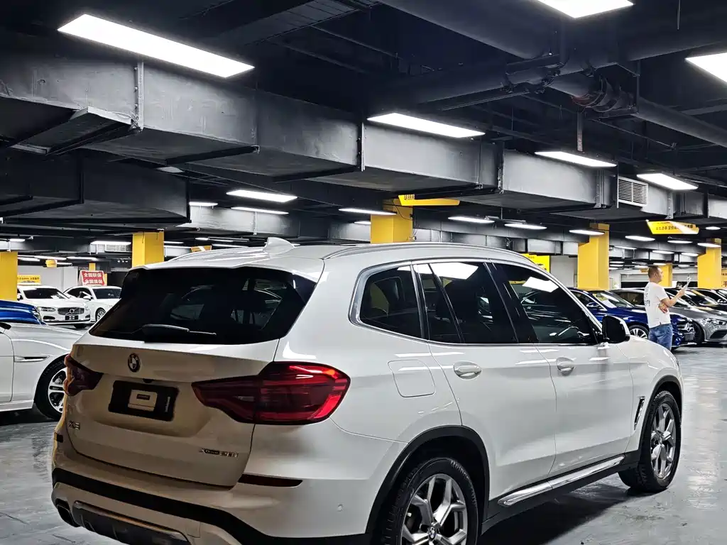 BMW X3 — фото 9