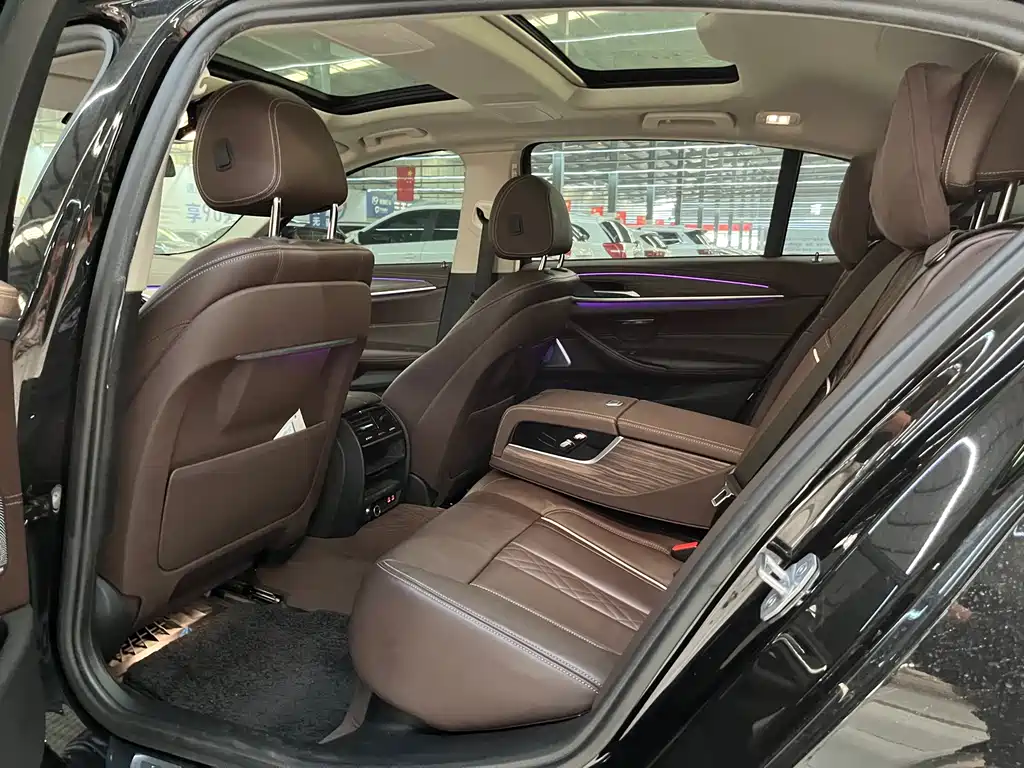 BMW 5 Series New Energy — фото 9