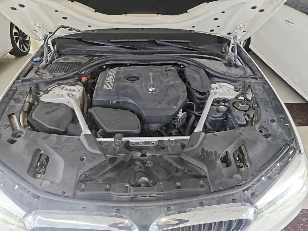 BMW 5 Series — фото 20