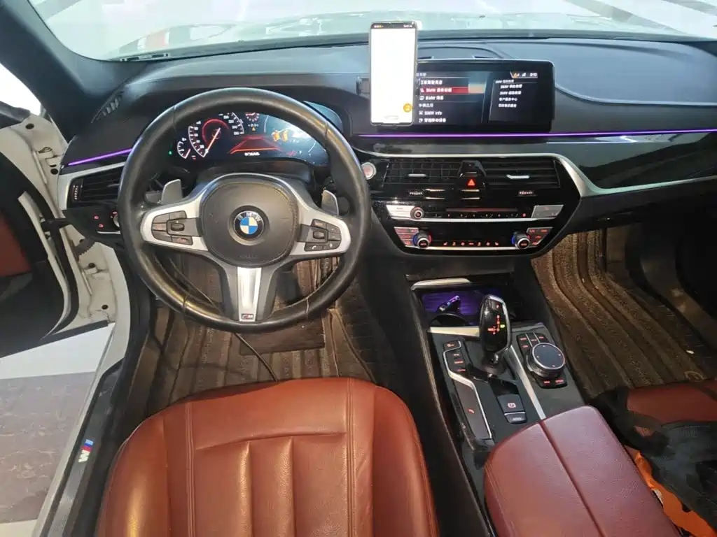 BMW 5 Series — фото 10