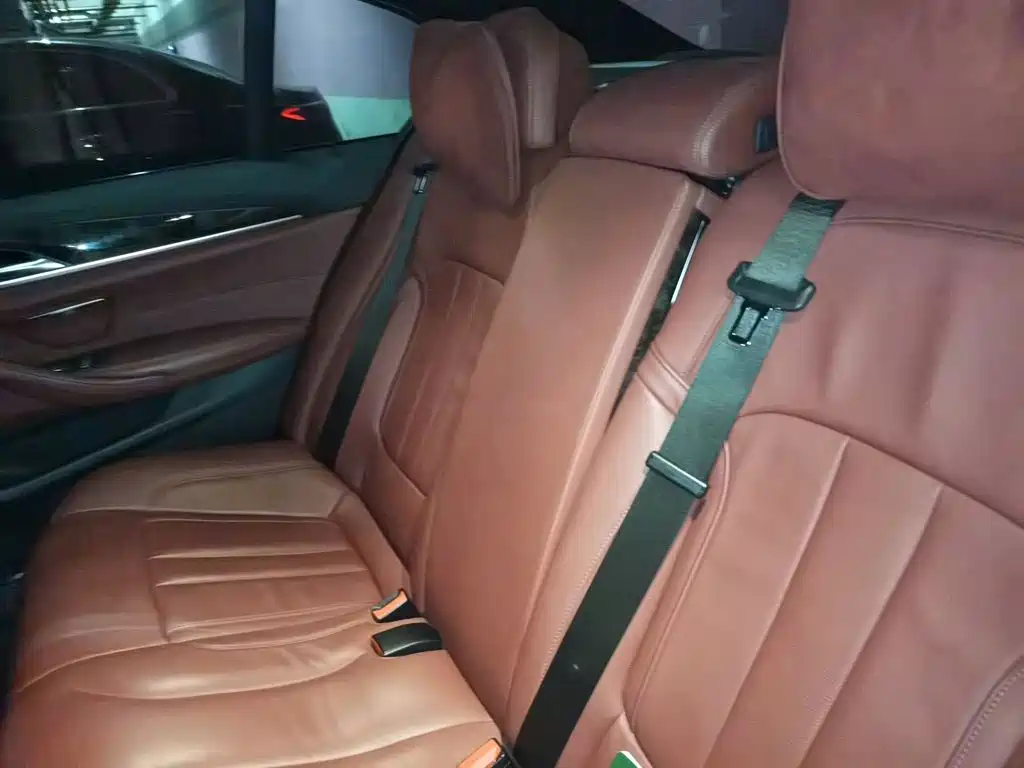 BMW 5 Series — фото 13