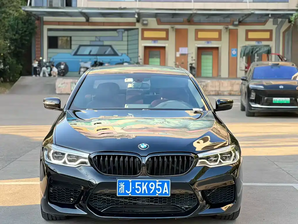 BMW 5 Series — фото 2