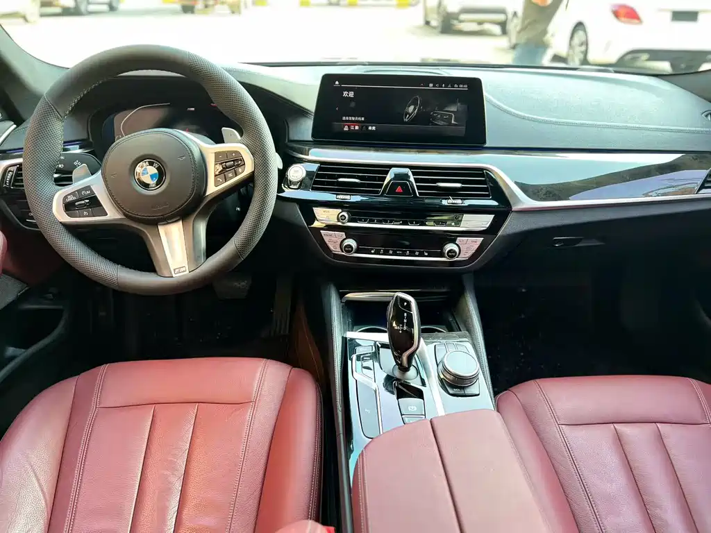 BMW 5 Series — фото 5