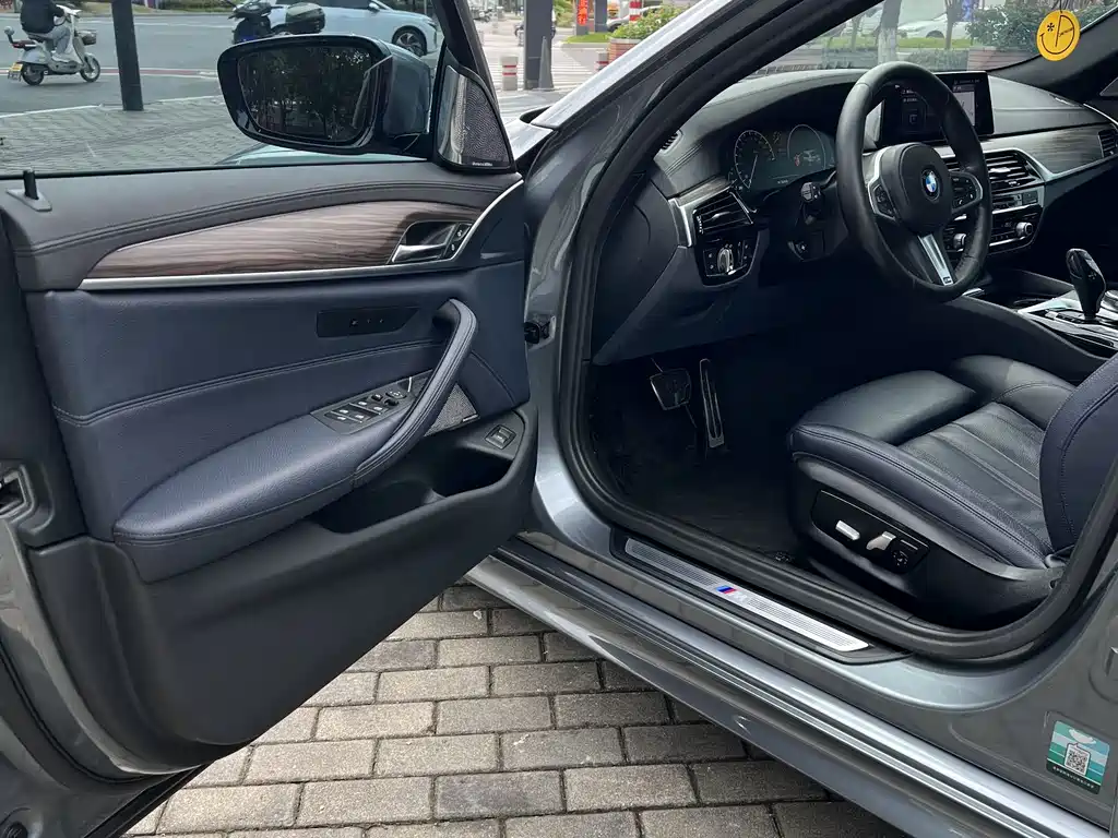 BMW 5 Series (Import) — фото 4