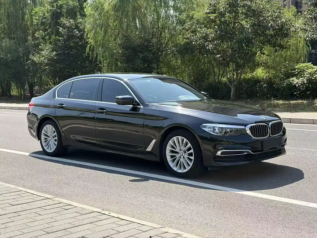 BMW 5 Series — фото 2