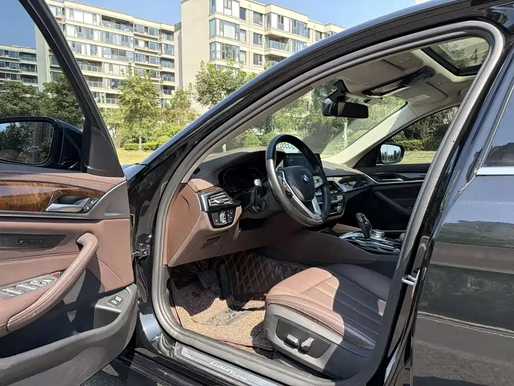 BMW 5 Series — фото 13