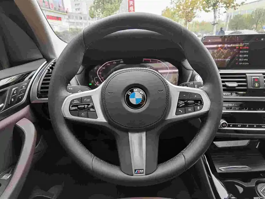 BMW X3 — фото 13