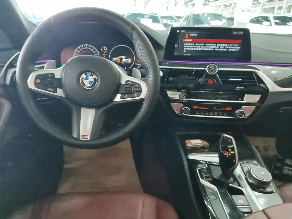 BMW 5 Series — фото 11