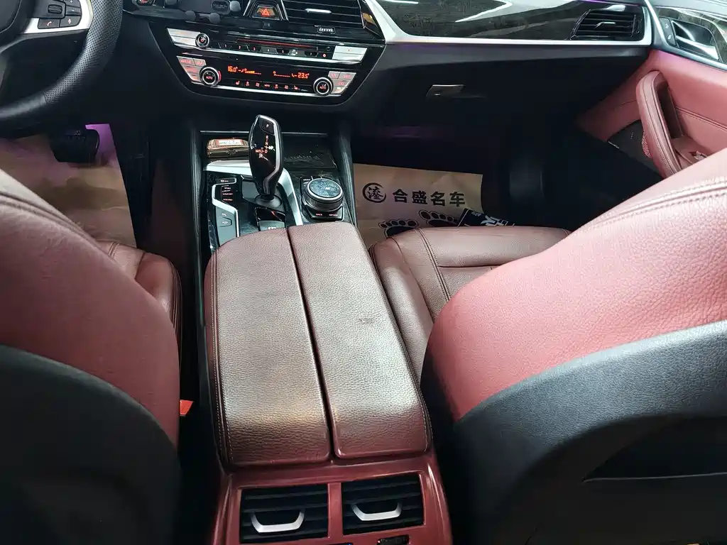 BMW 5 Series — фото 14