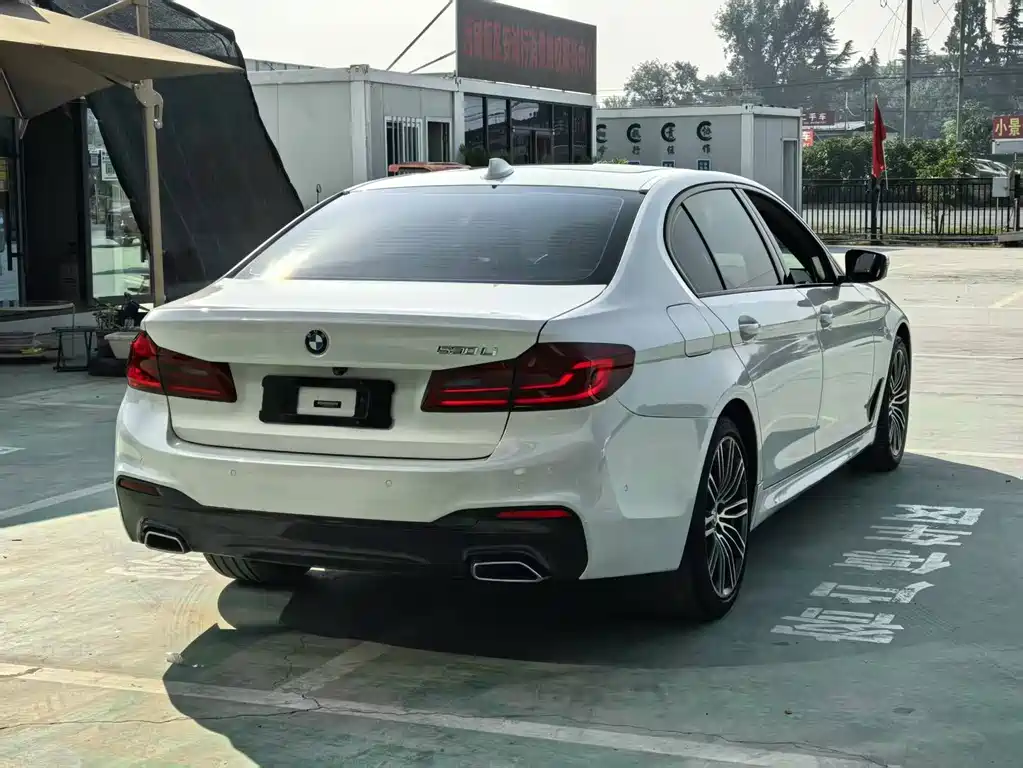 BMW 5 Series — фото 22