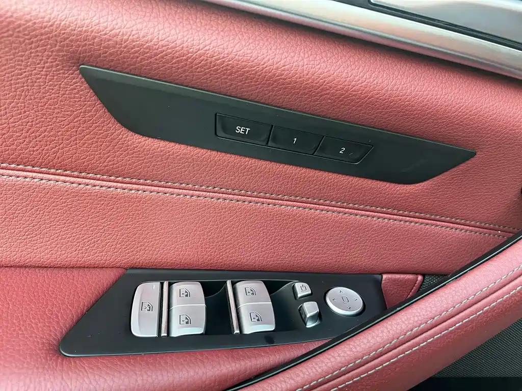 BMW 5 Series — фото 29