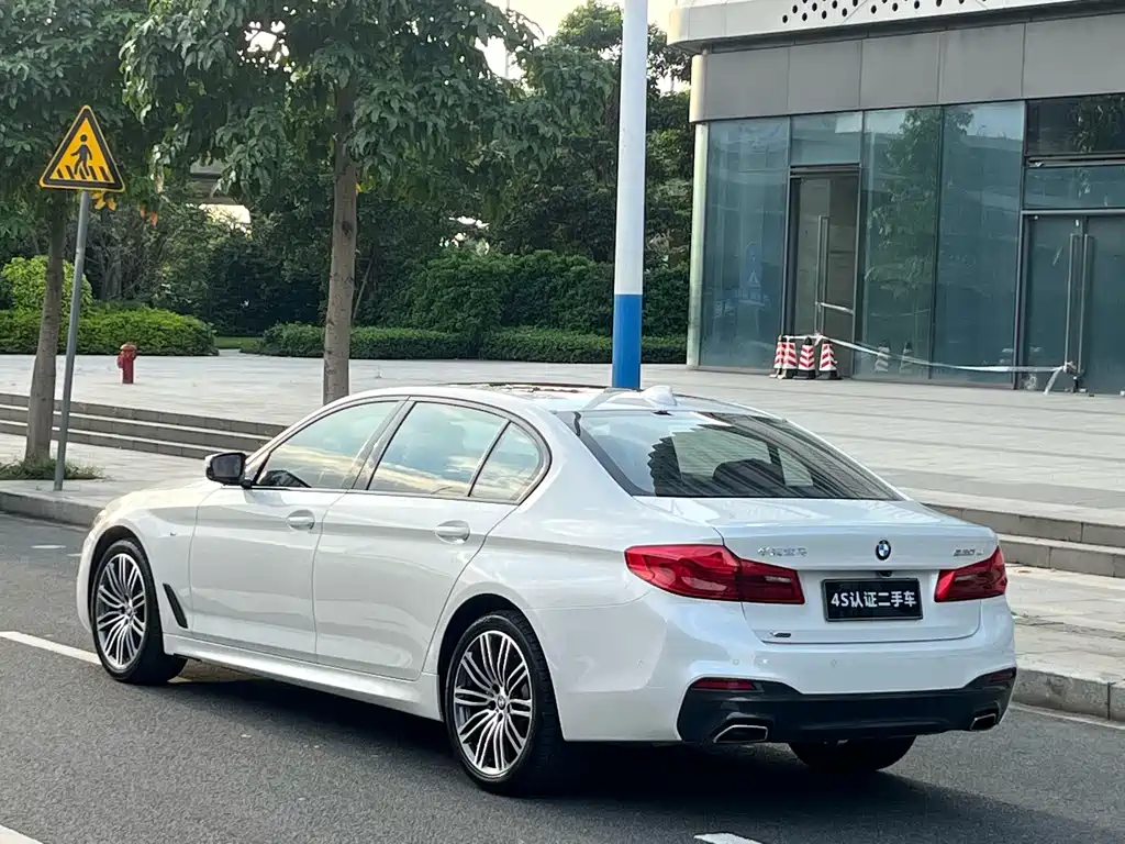 BMW 5 Series — фото 4