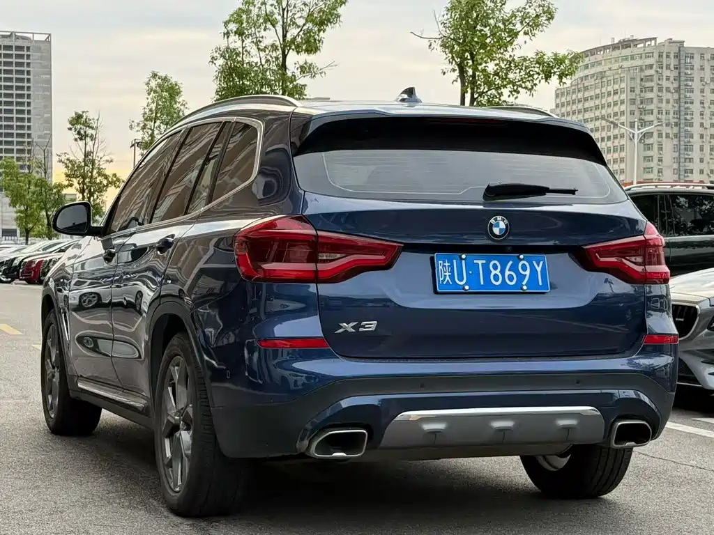BMW X3 — фото 8