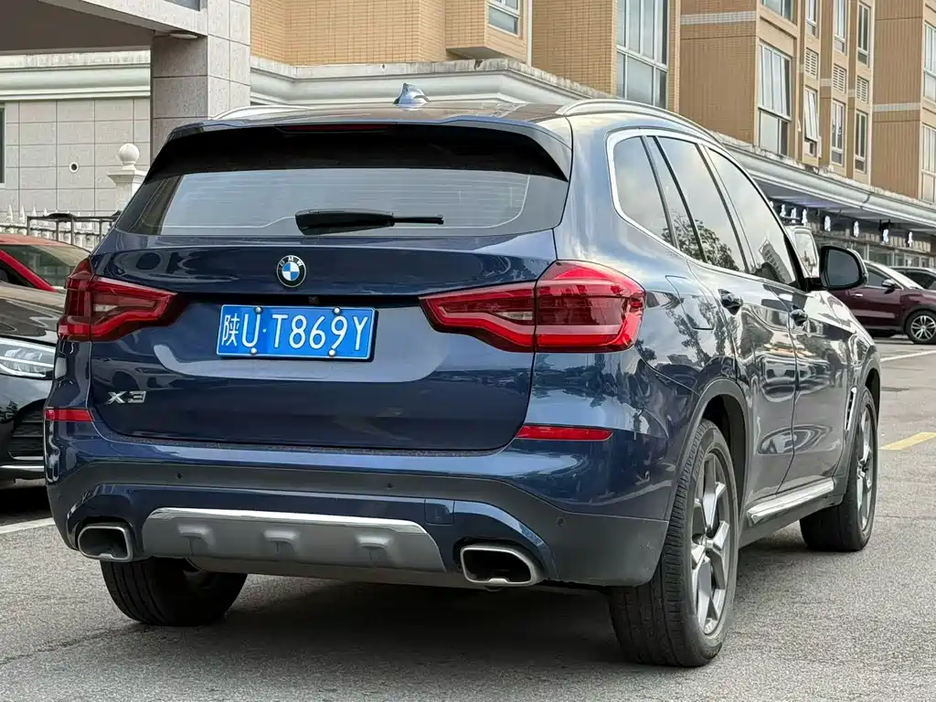 BMW X3 — фото 9