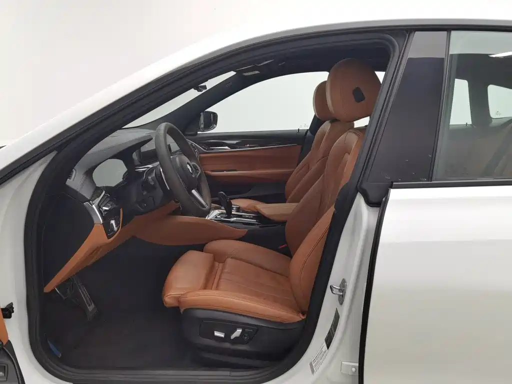 BMW 6 Series GT — фото 10