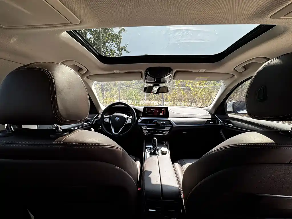 BMW 5 Series — фото 17