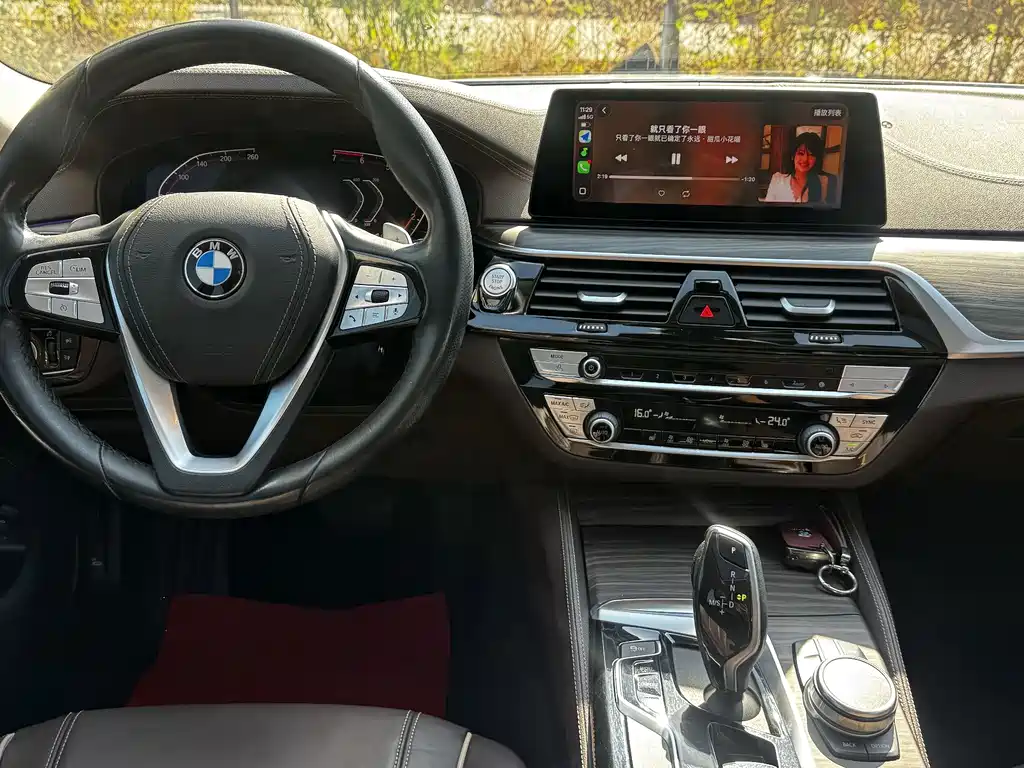 BMW 5 Series — фото 22