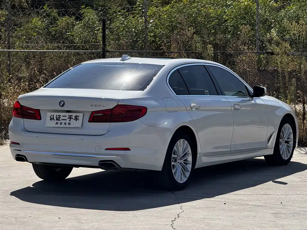 BMW 5 Series — фото 5