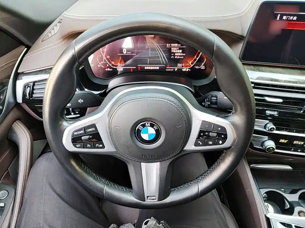 BMW 5 Series — фото 11