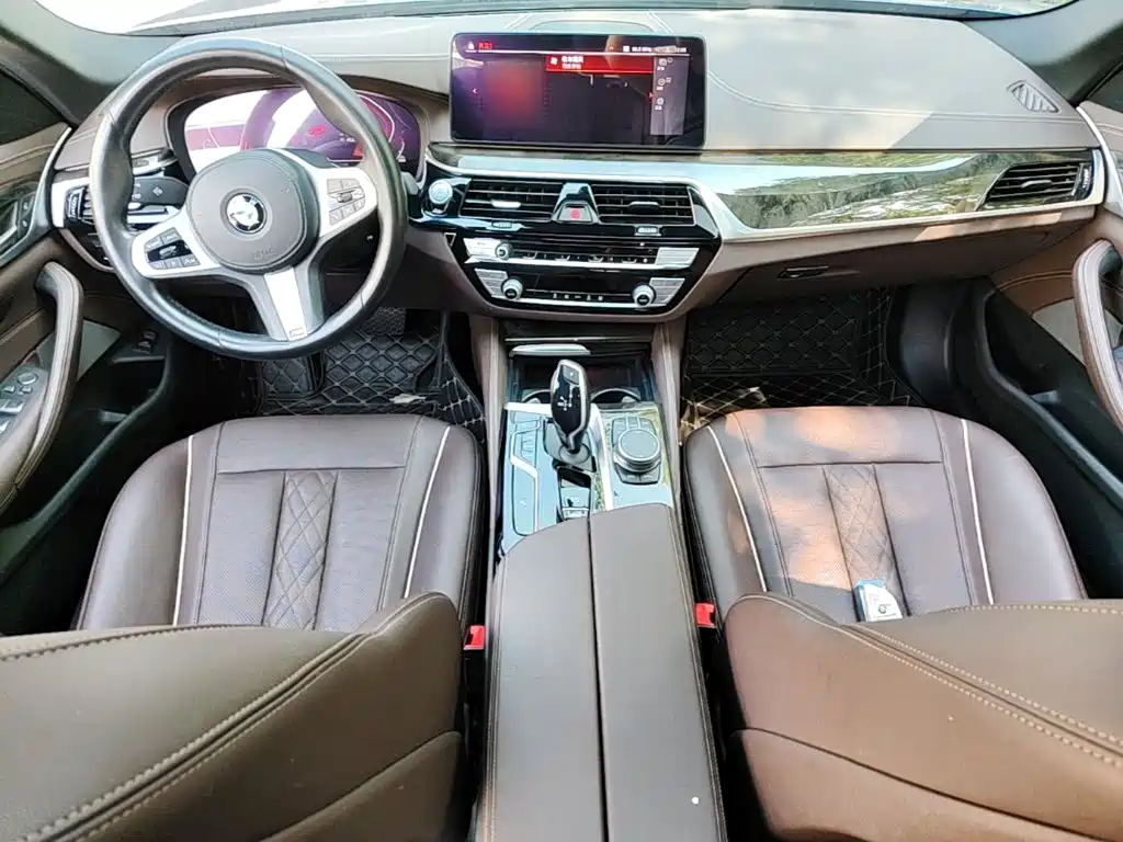 BMW 5 Series — фото 10