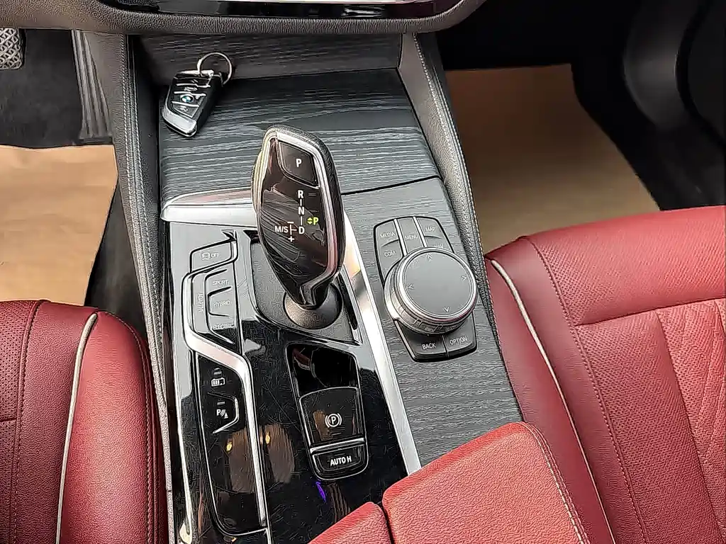 BMW 5 Series New Energy — фото 11