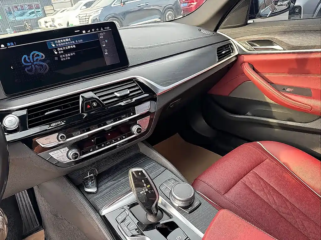BMW 5 Series New Energy — фото 10