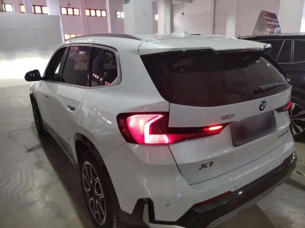 BMW X1 — фото 5