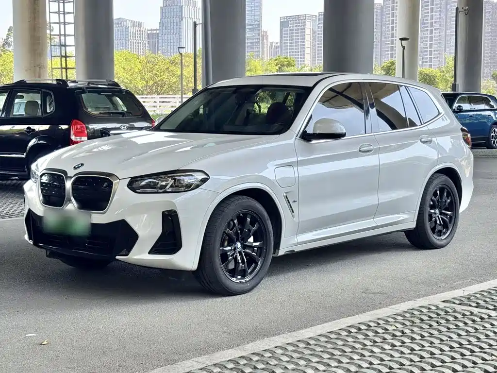 BMW iX3 — фото 2