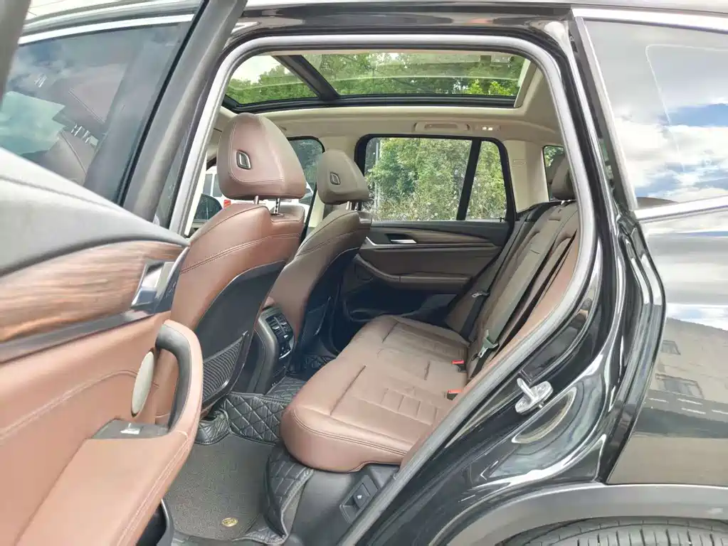 BMW X3 — фото 8