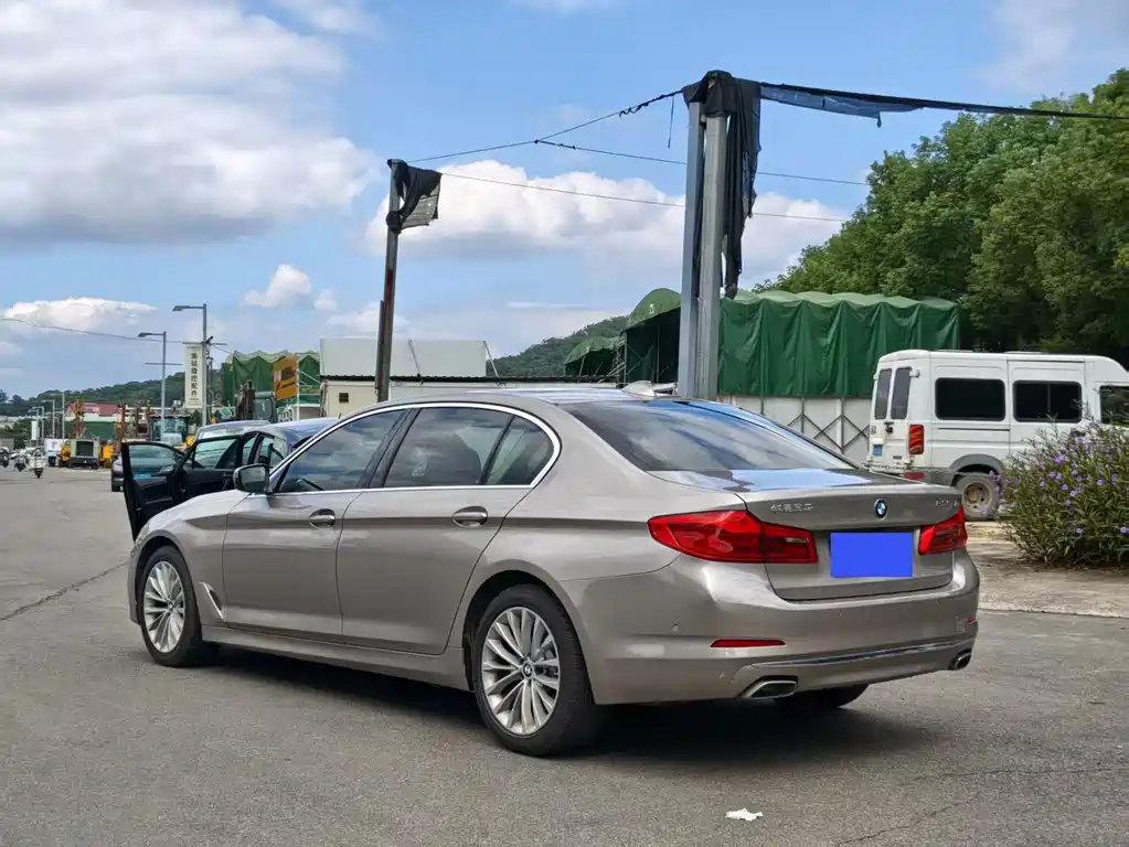 BMW 5 Series — фото 3