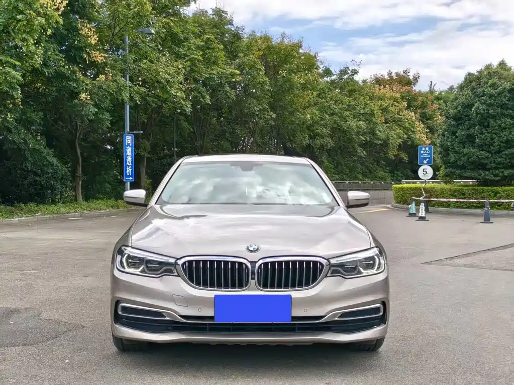 BMW 5 Series — фото 4