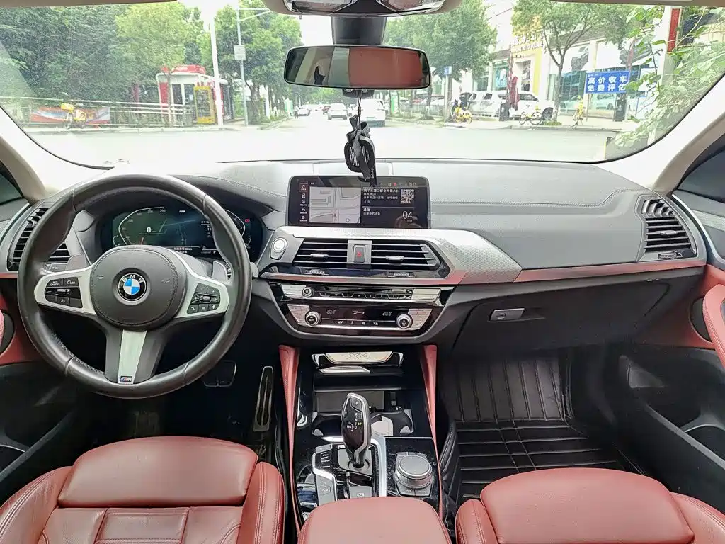 BMW X4 — фото 10