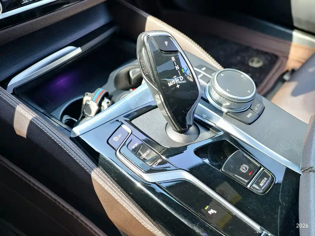 BMW 5 Series — фото 11