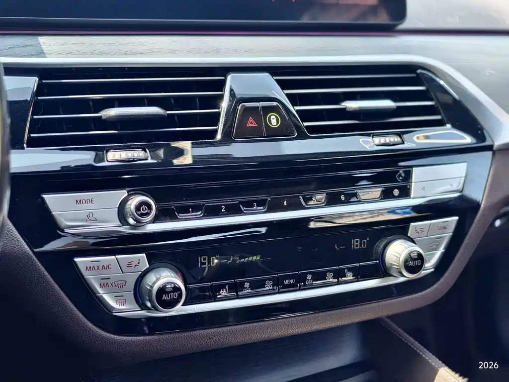 BMW 5 Series — фото 14