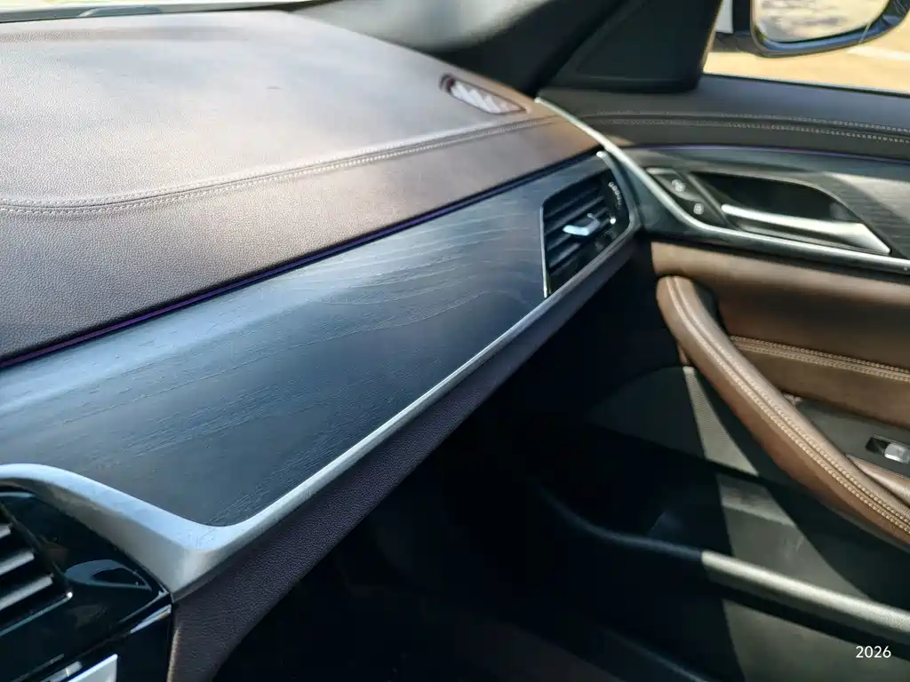 BMW 5 Series — фото 15