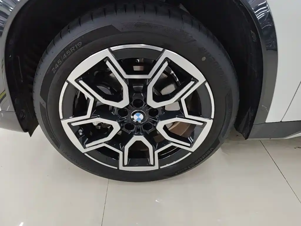BMW X1 — фото 23