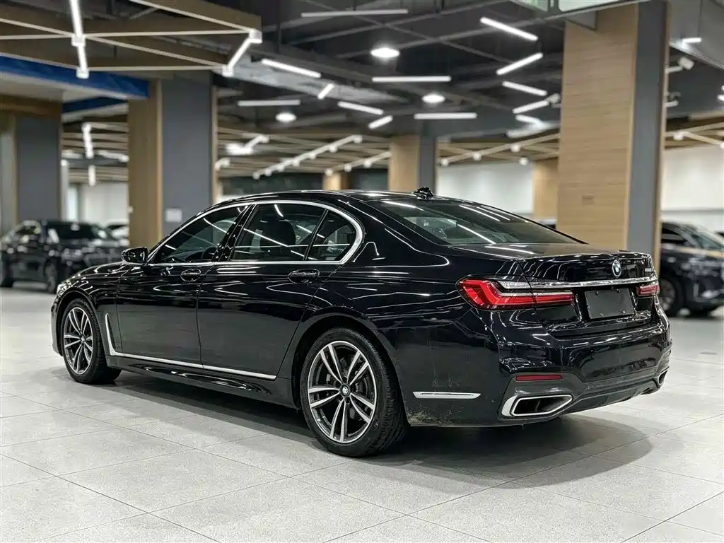 BMW 7 Series — фото 3